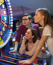 Vật liệu hình ảnh trung tâm trò chơi