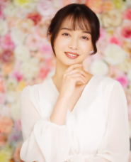 Portrait photo of Japanese woman